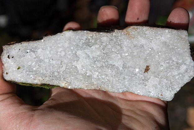 Czysty marmur kalcytowy; Jaskinia Kontaktowaa